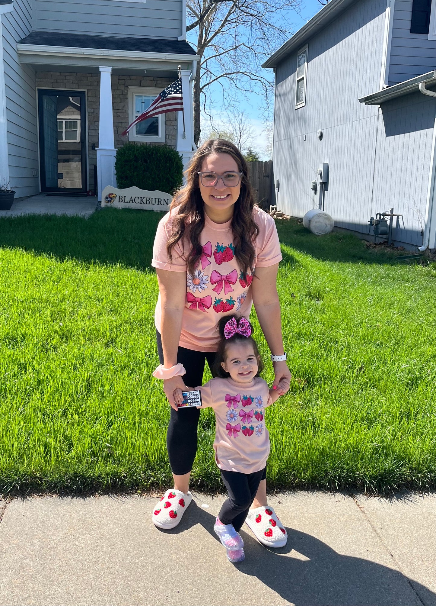 Strawberry Bows Peach Tee